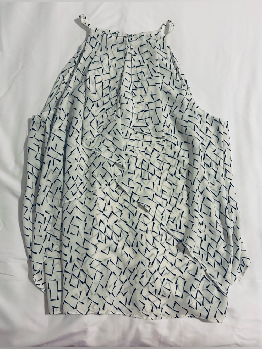NWT Banana Republic White and Black Flowy Tank Top - Size M - Picture 2 of 4